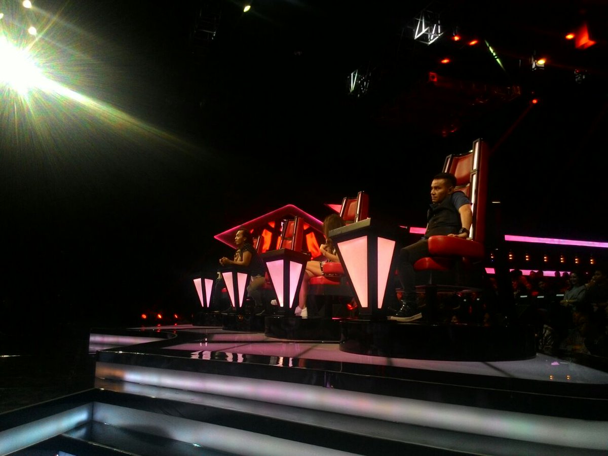 TheVoiceGTV's tweet photo. "Aku menghargai usaha kmu &amp; kmu berani menyanyikan lagu ini" coach Kaka @fishGOD #TheVoiceIDLive https://t.co/CBC5uYmp6l