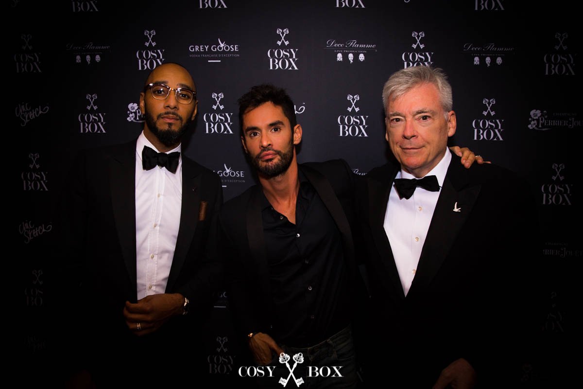 COSYBOX's tweet photo. Last night beautiful people, as usual... @THEREALSWIZZZ https://t.co/zcEJ043s59