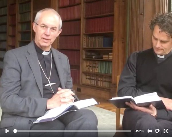 lambethpalace's tweet photo. 260K people have already watched @JustinWelby's first Facebook bible study. Catch up here: https://t.co/GIaXwkjUVY https://t.co/JTpXEgNInH