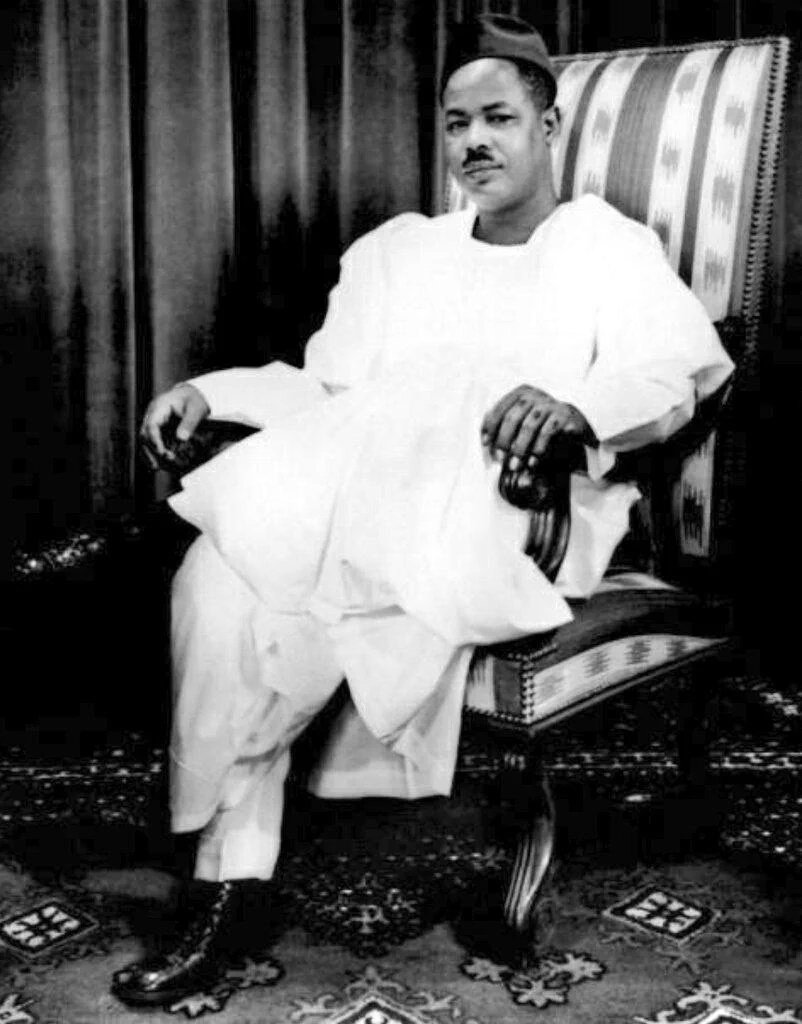 OnlyAfricaFacts's tweet photo. Cameroon's rulers;

Ahmadu Ahidjo (1960 - tricked by a French doctor to resign - 1982);

Paul Biya (1982 till date). https://t.co/8XCNXe0cvc