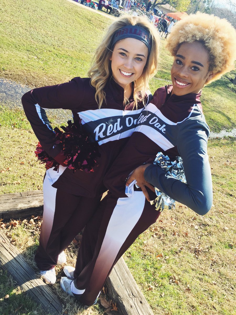 chan_ayyee's tweet photo. HAPPY BIRTHDAY slayvier💖🎉🎁 I hope you have a fab day, love you so much ❤️💋 #BBIRO https://t.co/7eIHGRYquE