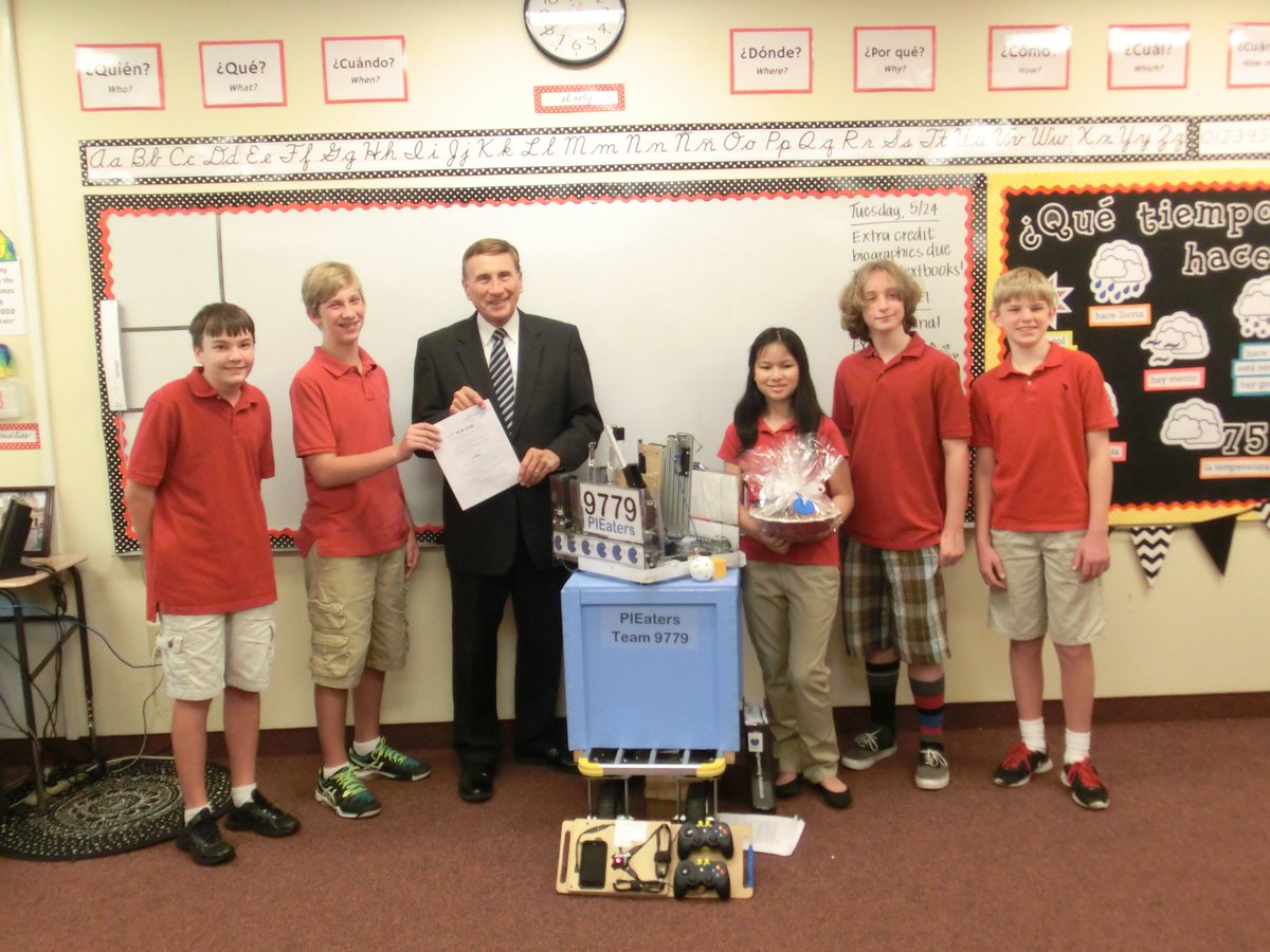 Scott_Clements1's tweet image. @FIRSTweets @FTCTeams 9779PIEaters completed #DeansHomework2016 with Congressman John Mica 7th District of Florida.