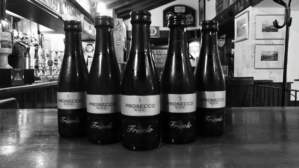 We all made it to the weekend! Miniature prosecco's are calling! ;)