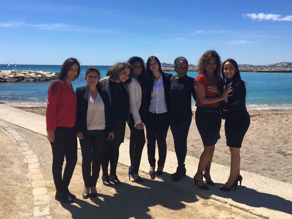 HorizonsAcademy's tweet photo. Dernier jour pour nos "drôles de dames" en formation #agentdescale à #Marseille ! Place au stage en aéroport ! https://t.co/RpFjjndqVb