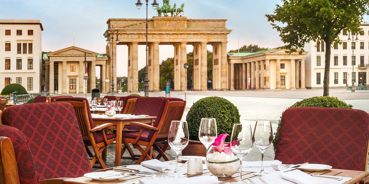 Travelzoo_UK's tweet photo. Getaways for Foodies: 10 Hotels With Amazing Restaurants #TzooBlog https://t.co/JLkVenQU7H https://t.co/yD1QTzRes3