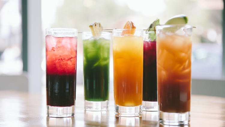 ChiTribFood's tweet photo. 100+ places to eat and drink outside, because it's finally going to be nice this weekend: https://t.co/XyYbO0RCOo https://t.co/ECO7W3qr9a