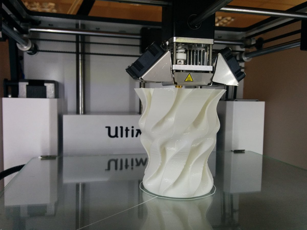 dundeelibraries's tweet image. Our new Ultimaker in action #IgniteDundee  #maklab