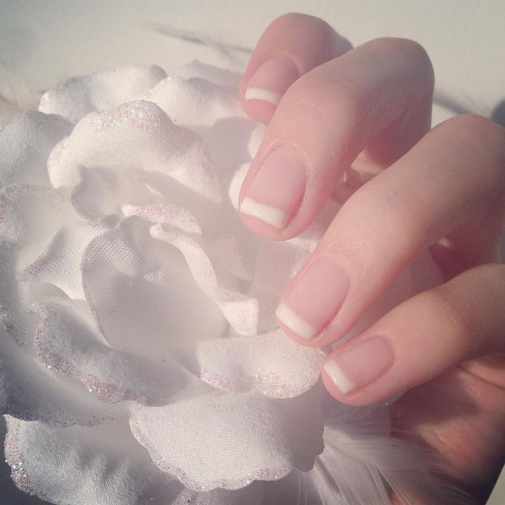 July_CarbajalG's tweet photo. #nails #french avec #ilak de @peggysageofficial ! #peachynude & #blancpur #peggysage 💅🏻 #nailsofinstagram #nailsta… https://t.co/K4hzbDauwc