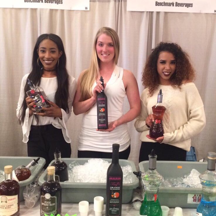 LocalChoiceUS's tweet photo. Pretty ladies with pretty bottles ๐ #gentry #tinystequila #benchmarkbeverage https://t.co/tqyJv6aSc2