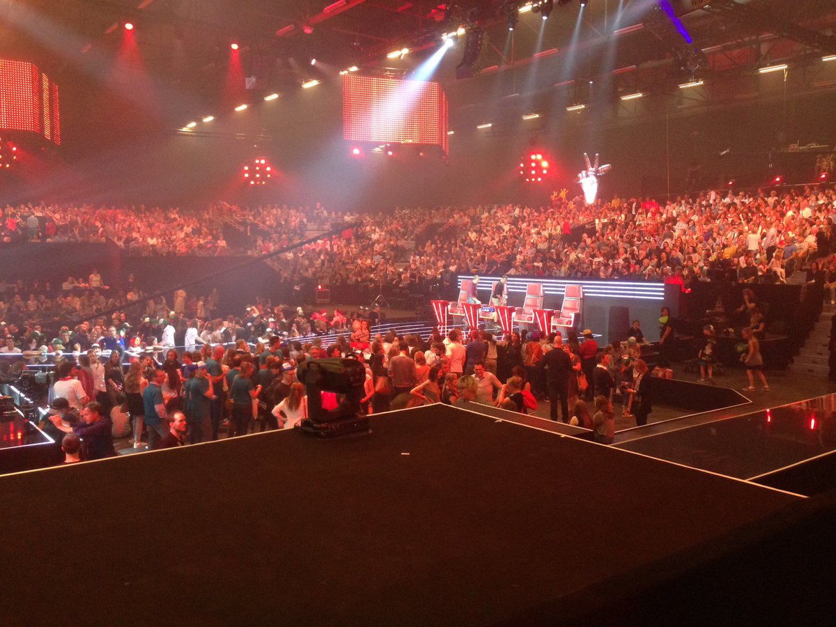 SPuyvelde's tweet photo. Hier is 't om doen vanavond #tvvv https://t.co/t1yDsNfPj4