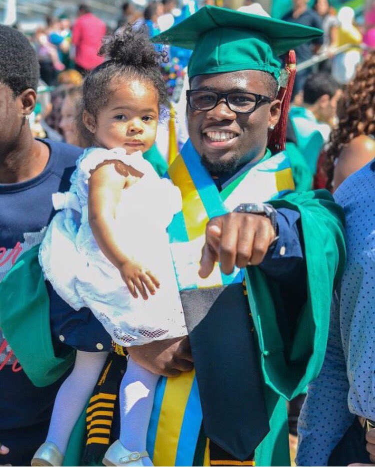 TheYardRunners's tweet image. #AlphaTwitter some of the 2016 Graduating Class from USF 
#WePartyHard
#WeStayUpLate
#ButMostOfAll 
#WeGraduate