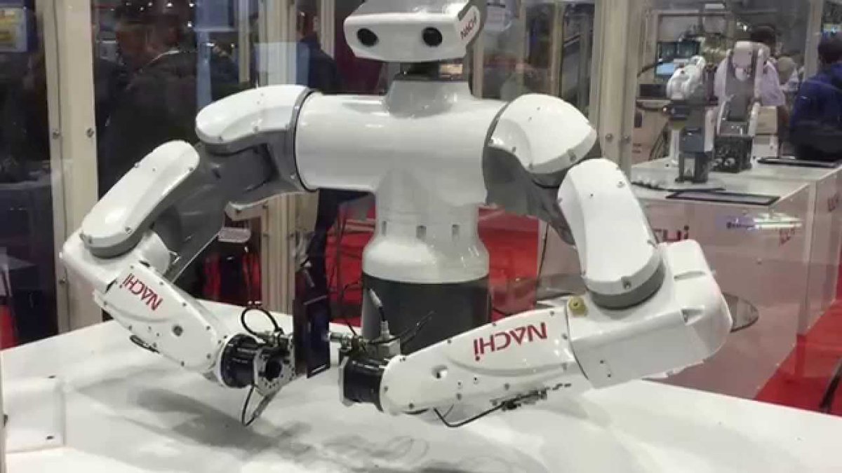 NachiRobotics's tweet photo. Mr. Nachi Robot showing off for the crowd... #MZ07 #DualAarm #NachiRobot https://t.co/6l0VpfJaCc