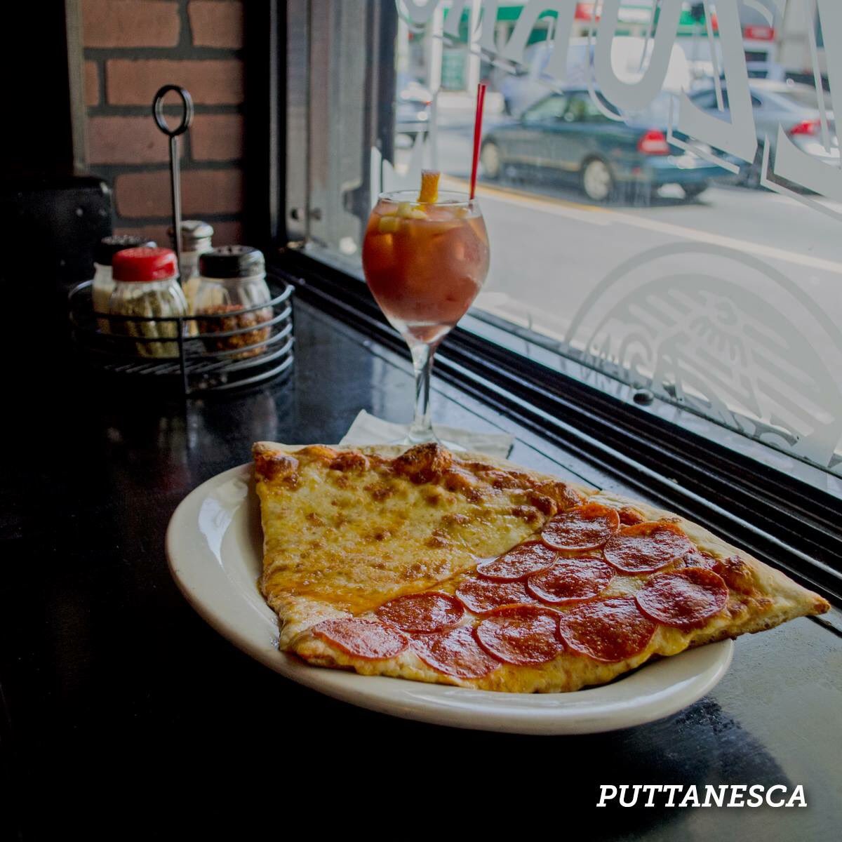 puttanescapr's tweet photo. ¡Así es que empieza un Viernes! https://t.co/yGydJ9Oe4x