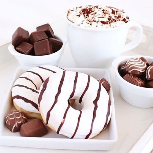 itsagirlgame's tweet photo. Chocolate is always a good idea ❤ https://t.co/ys4Hm0APXo
