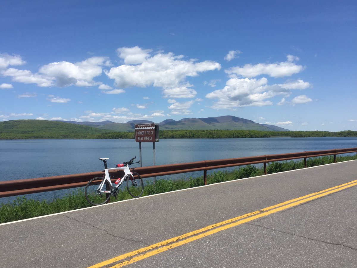 alec_hoover's tweet photo. #BiketoWorkDay2016 #RideWithClif @BikeRegRacing https://t.co/7dKvg0cA7y