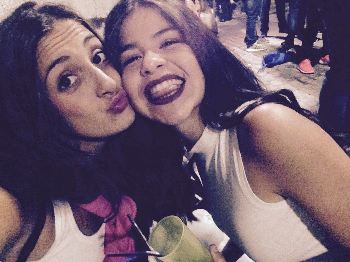 caarlarubio's tweet photo. FELIZ CUMPLE BOMBONCETE @Gabyloff !!!!! Disfruta mucho de tu día y que te regalen mil cosas!!!❤️❤️❤️ #primerpatito https://t.co/5rw3lwQgTl