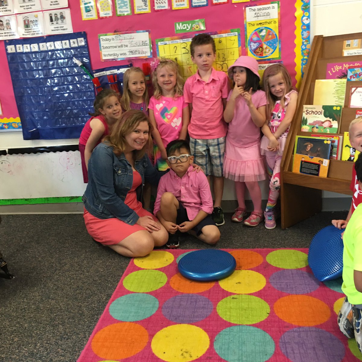 lmcaito's tweet photo. Pink Out! https://t.co/h7XscGBqnv