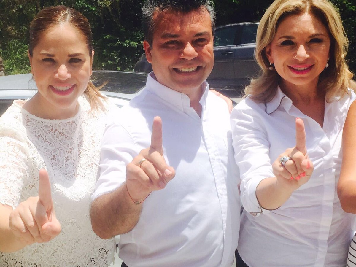 alvarez_ivonne's tweet photo. Acompañando a nuestro amigo @MauricioGongora Candidato a la Gubernatura de Quintana Roo https://t.co/OfZnDE6ikc