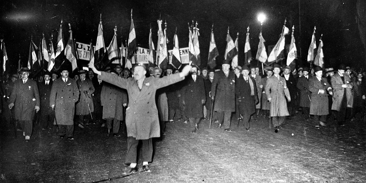 Thal_francetele's tweet photo. Le Front populaire est né pour contrer les fascistes qui avaient failli renverser l’Assemblée en 1934 #Thalassa https://t.co/FeZQ4MFXuv