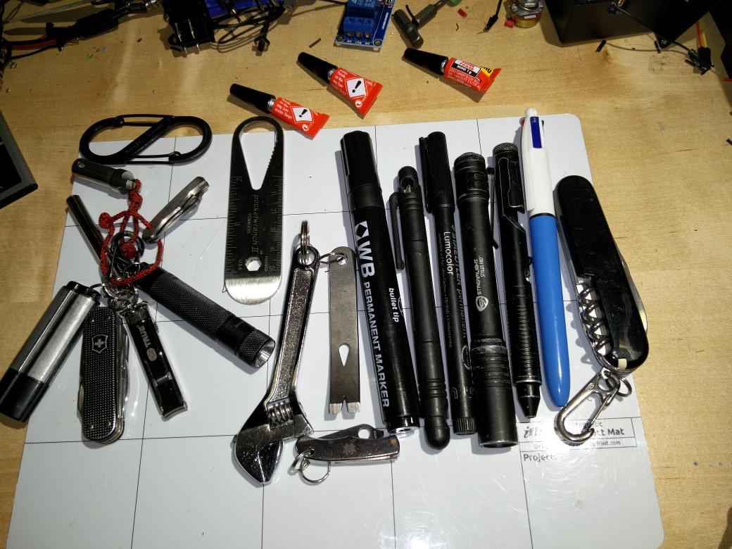 KevinLane07's tweet image. Sorting some of my everyday carry gear. #edc #useyourstuff #everydaycarry