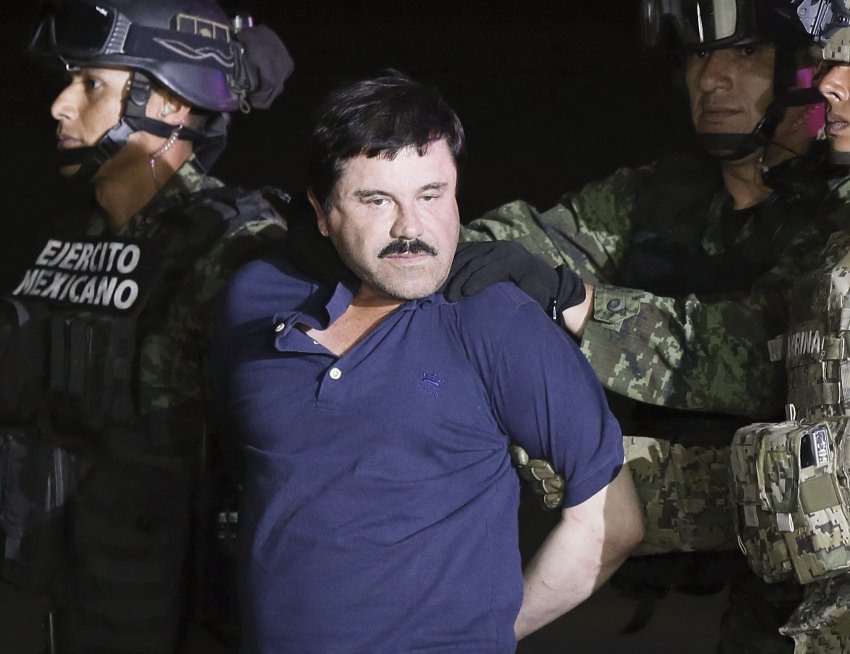 المكسيك توافق على تسليم إمبراطور المخدرات «إيل تشابو» لـ أميركا. Ci7B_bYW0AA9wtj