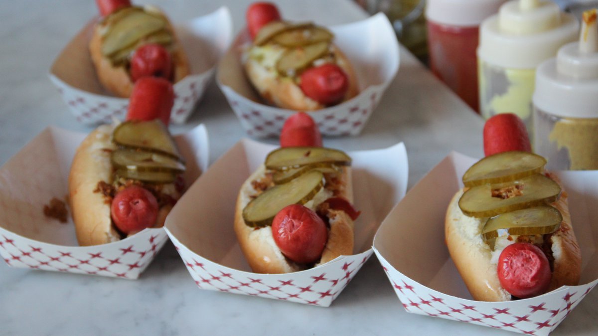 CPHStreetDog's tweet photo. @EdibleManhattan @EdibleBrooklyn Craft #Beer &amp; #Hotdog Showdown next weekend!
https://t.co/OsAy6atGe9 https://t.co/Jztt3qlKT9