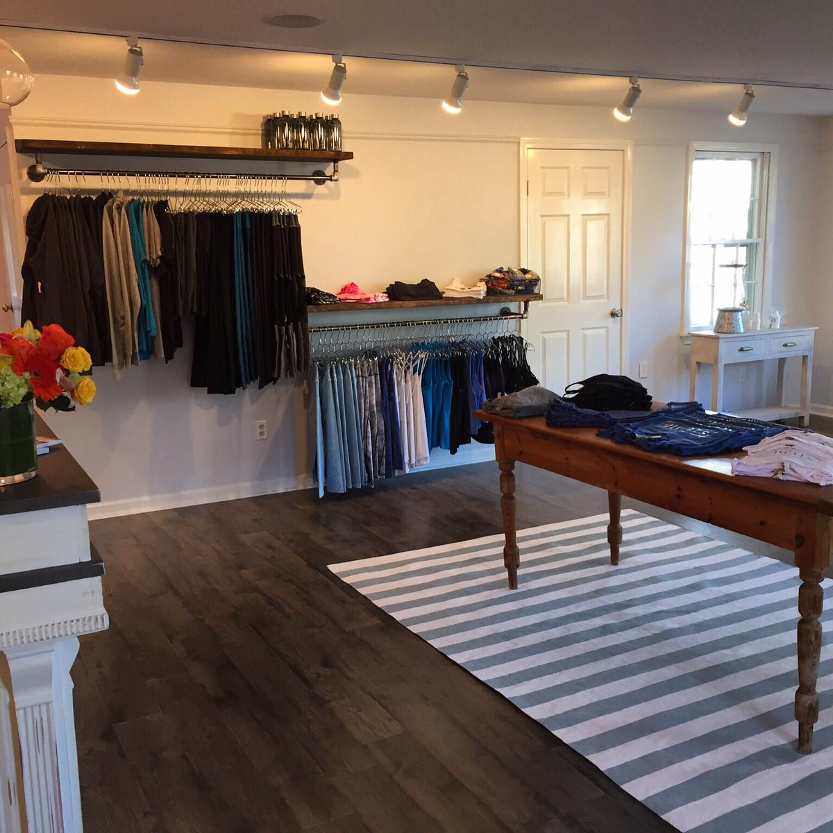 StudioACK's tweet photo. If spring cleaning has your workout wardrobe looking a bit lackluster, we've got you covered! #StudioACK https://t.co/SdvF0vMuKF