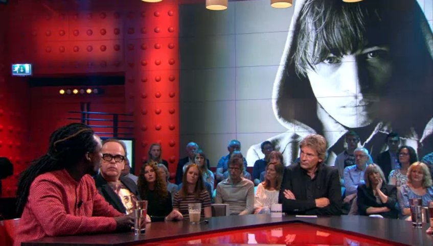 Bekijk het gedicht dat <a href="/Antonkarel/">A K W A S I - antonkarelwillemantonsimonisaak</a> voordroeg ter ere van Rob van den Aker bij @dwdd
dewerelddraaitdoor.vara.nl/media/357557 (1/2)