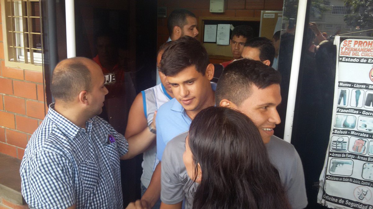 jgomezbarinas's tweet photo. En #Barinas libertad para nuestros jovenes q fueron detenidos injustamente x defender la Democracia! Vamos Venezuela https://t.co/RUNF6K8Zzu