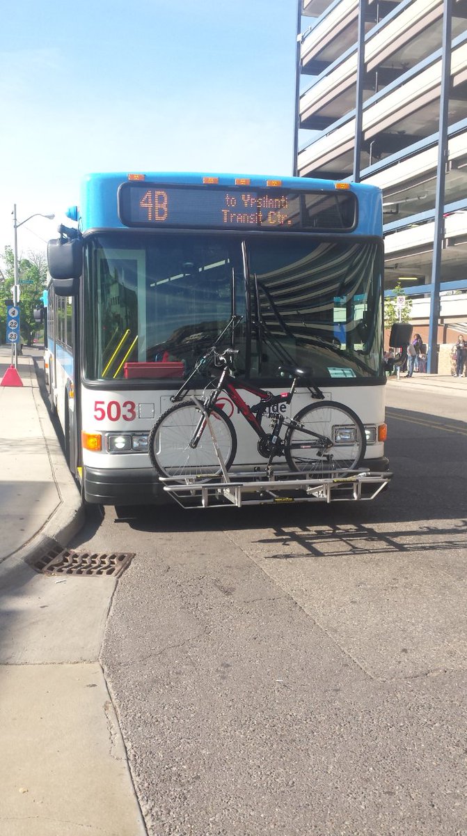 CatchTheRide's tweet photo. Spotted! Bike rides bus for #CommuteandWin2016, tries to score free ice cream from #AnnArbor's #WashtenawDairy! https://t.co/3OggdAe12z