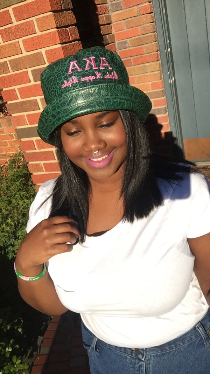 thoughtsbytonib's tweet image. did someone say #AKATwitter 💕🐸 #betapi