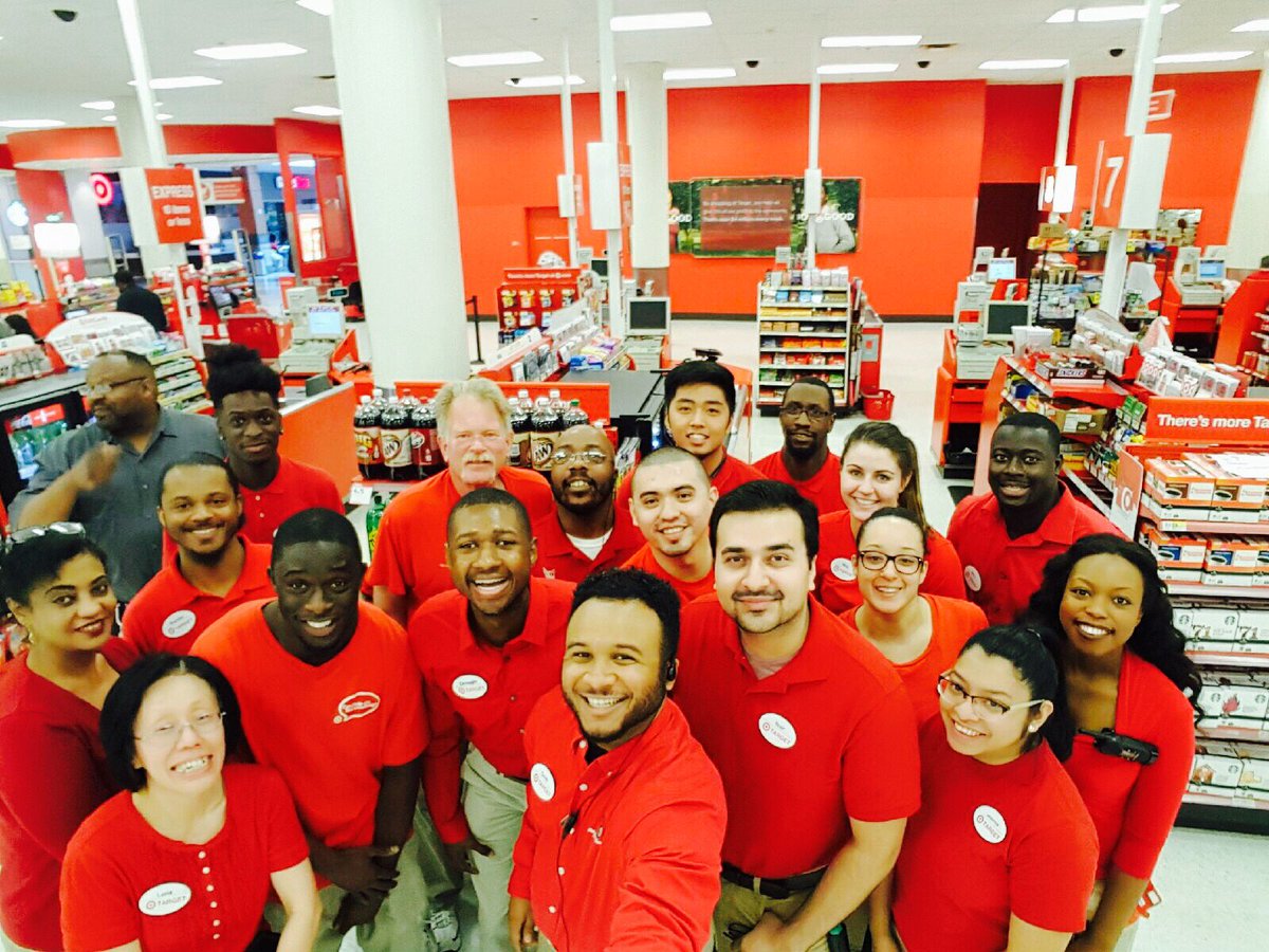 There is a new ETL Logistics in town! 🚛📦 Good Luck Devin in your new store🎉 #T1415 <a href="/DevinTGT_GE/">Devin Moreno</a>