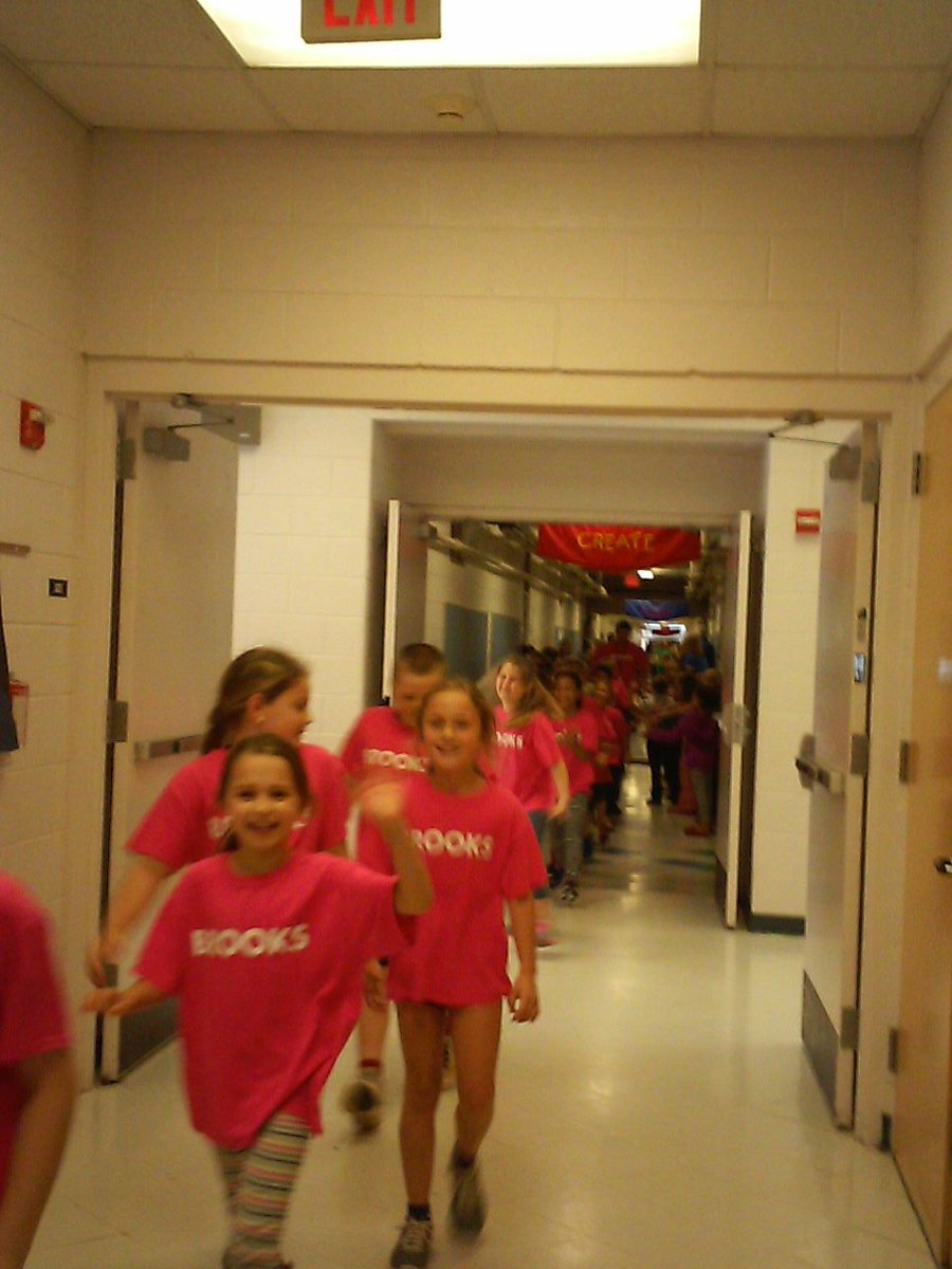 BrooksMuseumsES's tweet photo. Honoring our First in Fitness & Chorus students at #movingmuseum #BrookES https://t.co/PQlXCAWZWN
