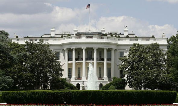 Daily_Express's tweet image. BREAKING: White House on lockdown after person 'shot nearby' Presidential residence express.co.uk/news/world/672…