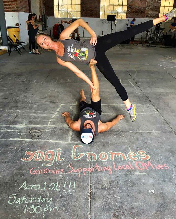 YogiGnomes's tweet photo. Got it?
@TheBEYogaCo
#alwaysmatch #matchingiscool #FridayFeeling #acroyoga #yoga #yogis https://t.co/cYVWHK6lGr