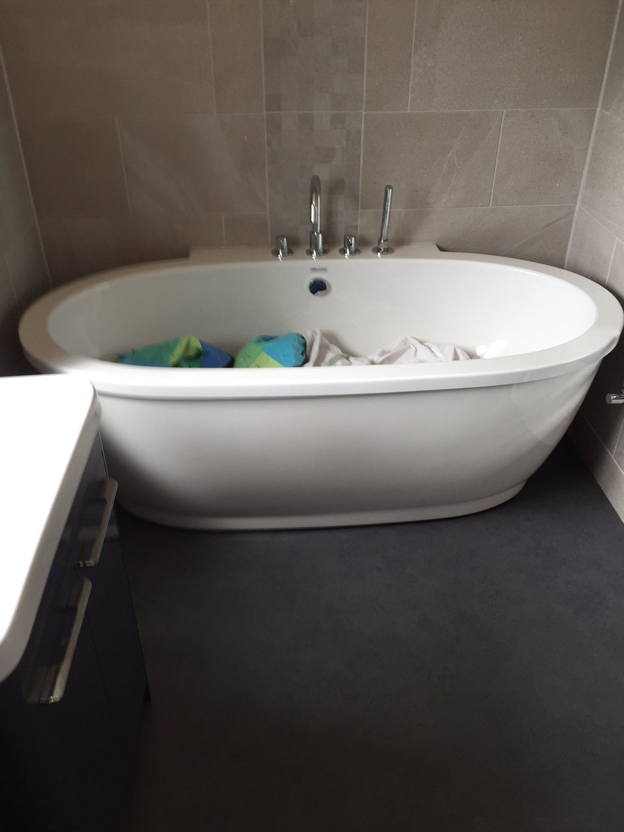 fitzcarpets's tweet photo. Bathroom sheet vinyl supplied and fitted! #Tricky#job https://t.co/Ut2sgyMzU0