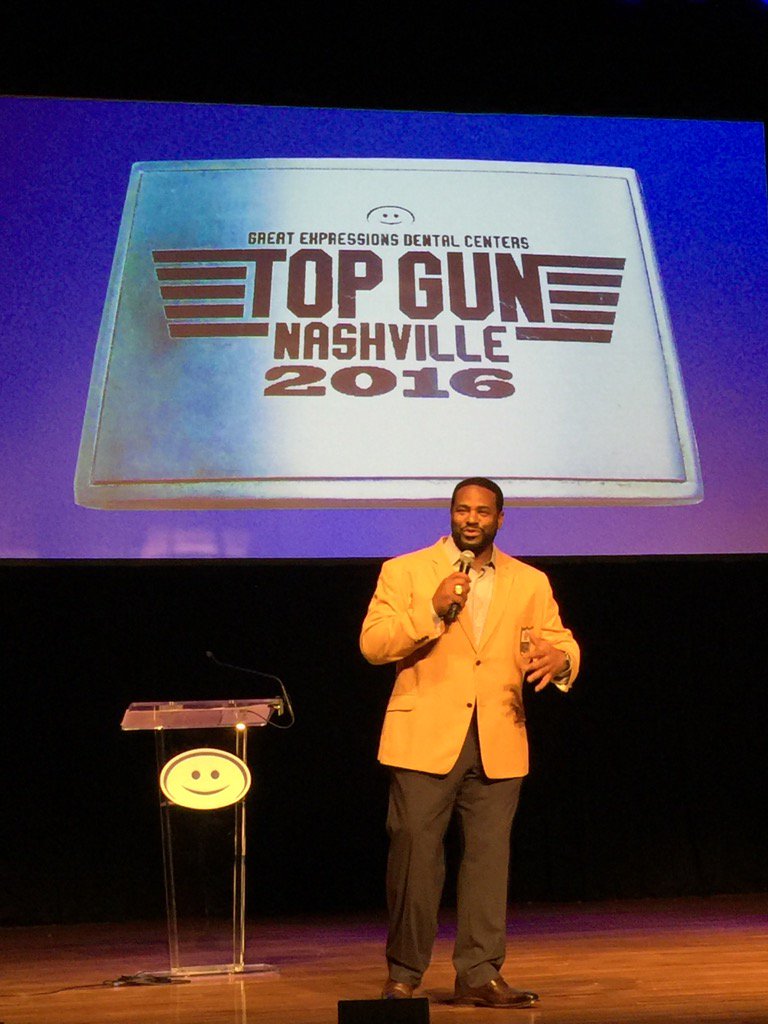 KurtHarvey3's tweet photo. #TopGun2016
The Bus! https://t.co/prppsYWUlh