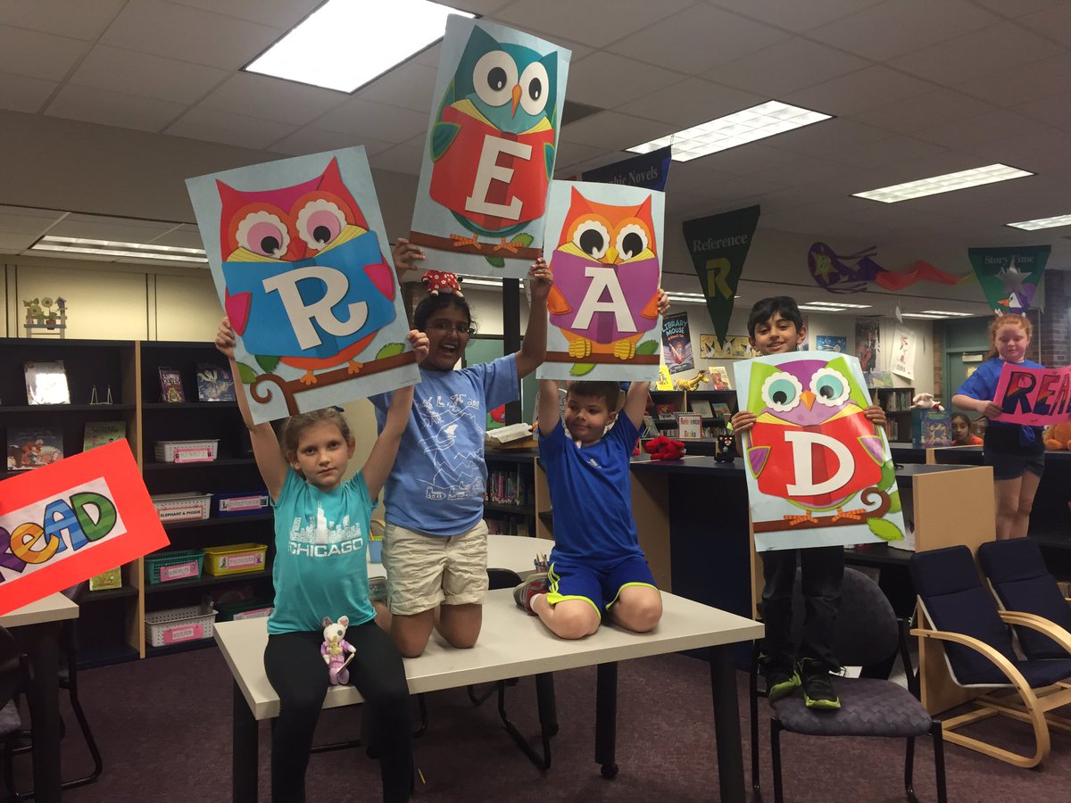 eastovermedia's tweet photo. @EastoverEagles #bhslibraries celebrating #blueribbon #livingoutloud https://t.co/pPqbCFDxv1