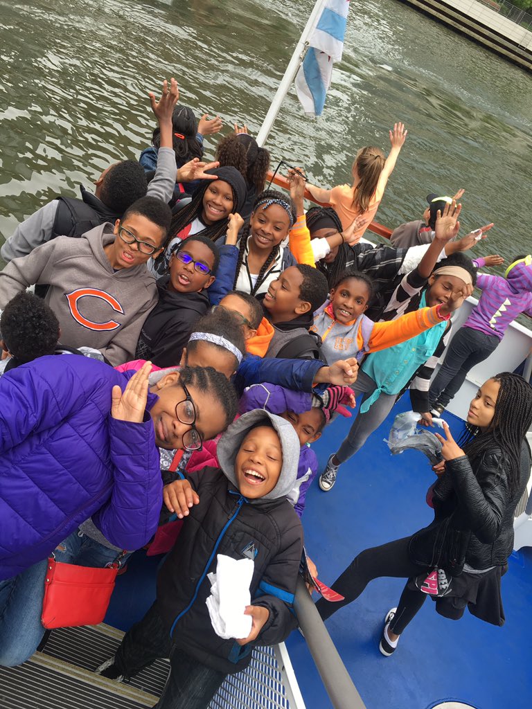 Miss_Monreal5's tweet photo. 5th grade had a blast on our Architectural Boat Tour! #d161learns @TheHornetsHive https://t.co/F0k6ZBAAMQ