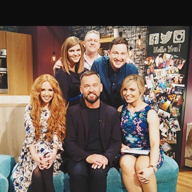 LambeLisa's tweet photo. Thanks to the Makeup Goddess and beautiful pal @SaraKGolding for my visage tonight x 😚😚 https://t.co/9oo7w7xnIo