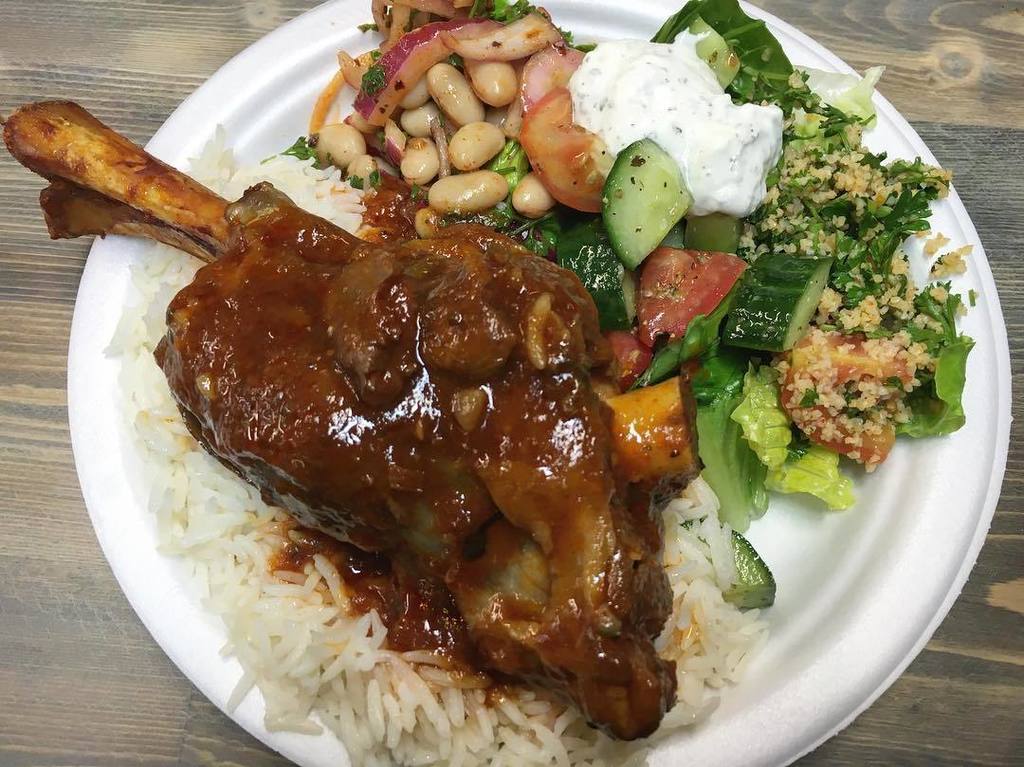 miss_foodie's tweet photo. Lamb Shank from @anatoliaturkishfood at @crossroadsmarketyyc FTW. 🙌🏻 #yum #sogood #hiddeng… https://t.co/fbRnKCKX4e https://t.co/QrnVdWhSs4