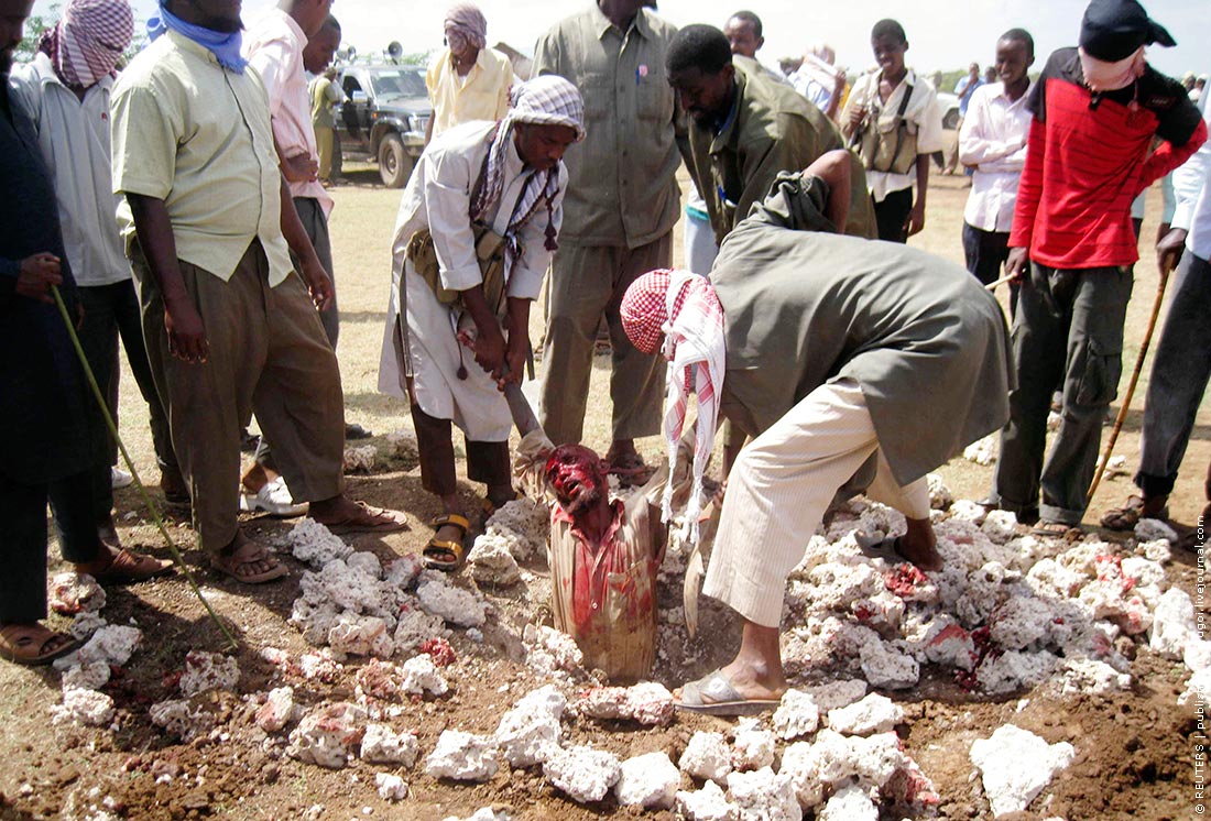 DebtAssassin15's tweet photo. Isis drowns people in acid til their organs dissolve
HRC wants these ppl in the USA UNVETTED
https://t.co/kz9344i4zo https://t.co/vTIeU0tgHc