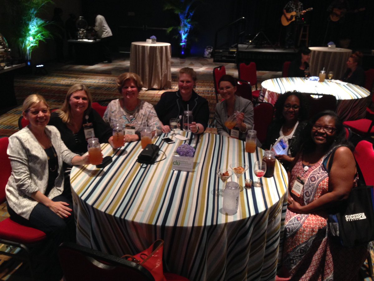 speakingofjenna's tweet photo. #DestinationSE  ❤️ these girls!! @nope205 @ChelseratopsRex @gsbureau #jondaly #meetingprofs https://t.co/AOgMZmqkU1
