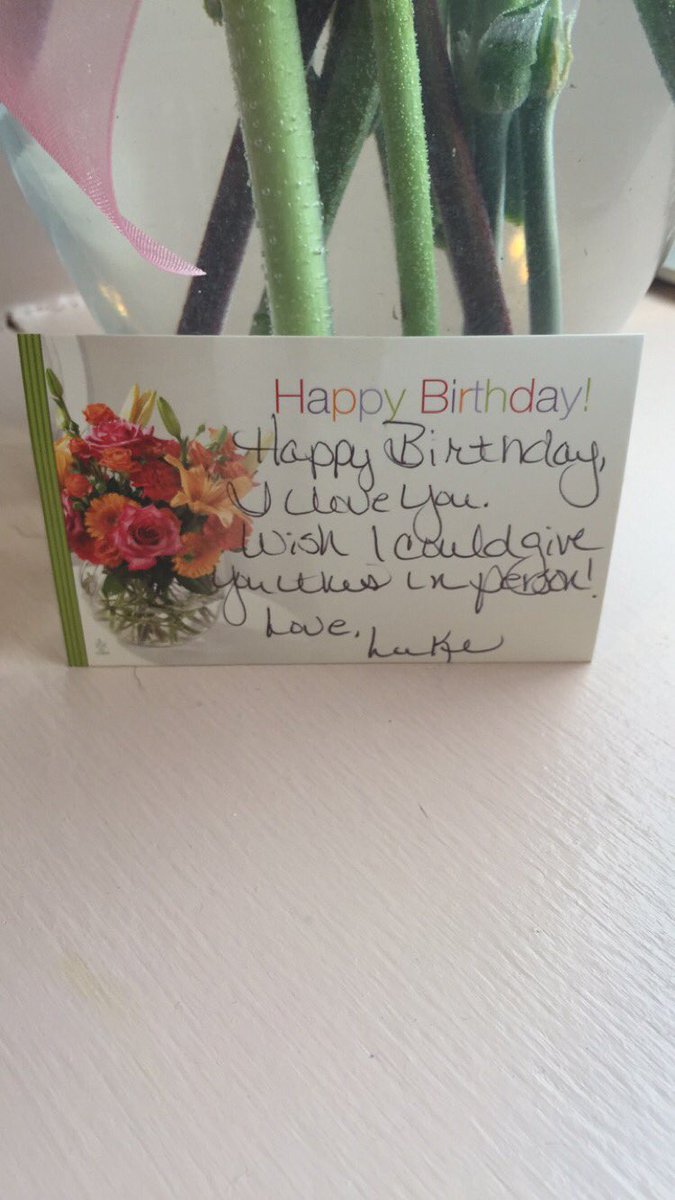 Hails On Twitter My Boyfriend Sent Me Flowers On My Birthday Even Though He Lives Miles Away