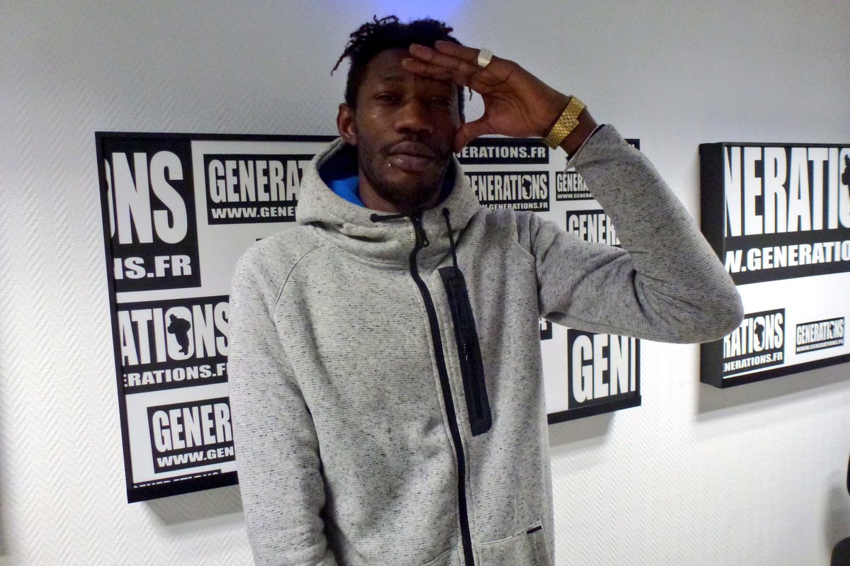 generations's tweet photo. Dr BERIZ (@docteurberiz) lors de son passage dans les studios de @Generations pour la sortie de son album "1974" https://t.co/8Rk3TywC4I