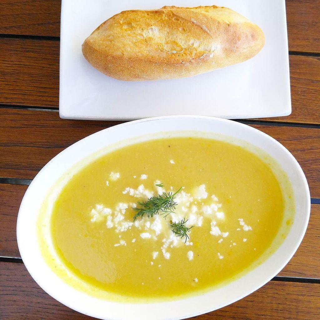 RestaurantHopLA's tweet image. Perfect on a day like today ☁ ☔ 🍜 #thatbreadthough #bakery #beverlyhills @chaumontbh ift.tt/1OEx47O