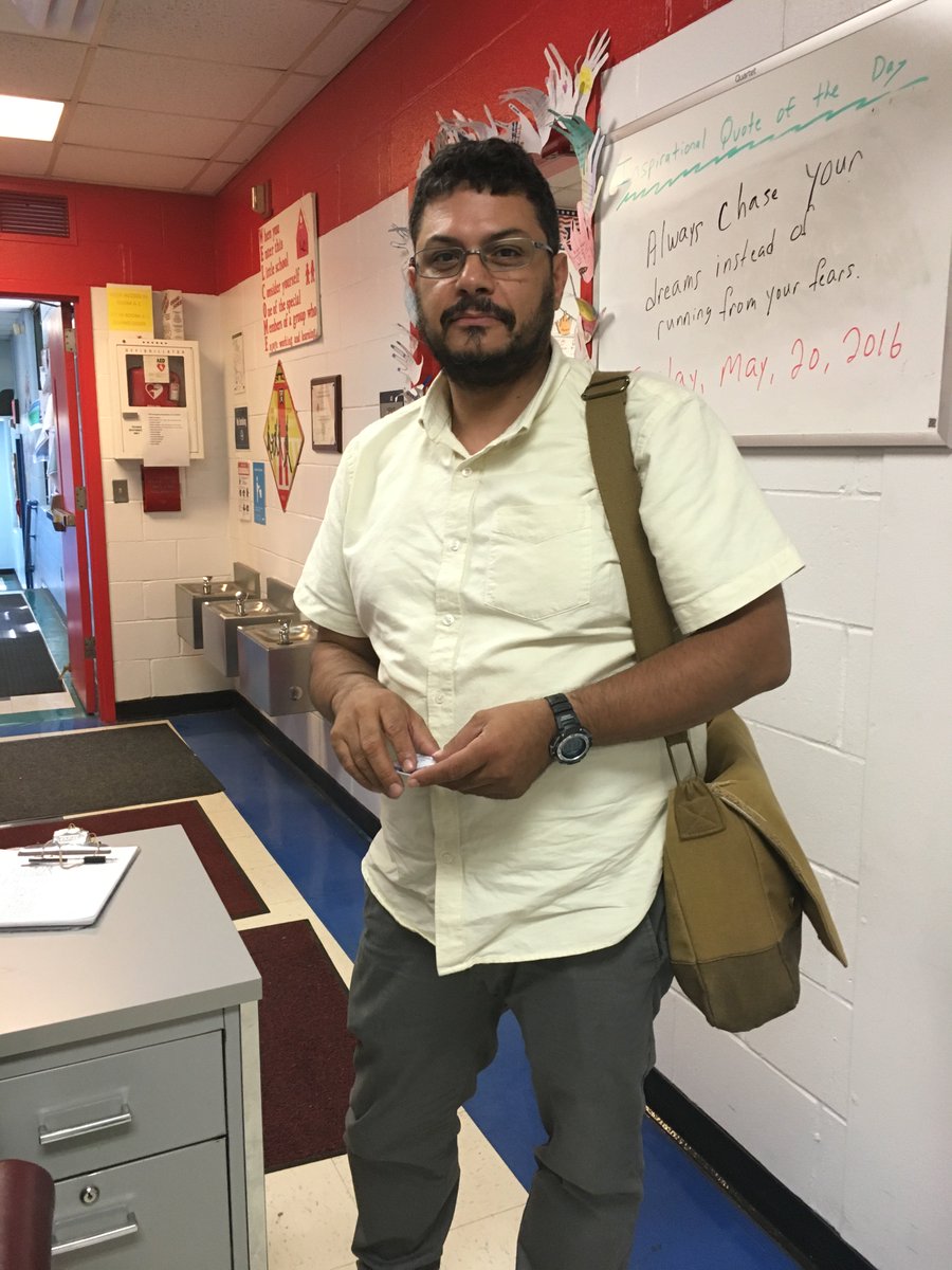 PS21si's tweet image. One of our fav IT tech! Raul! @sibfsc #nycdoediit #schooltechsupport