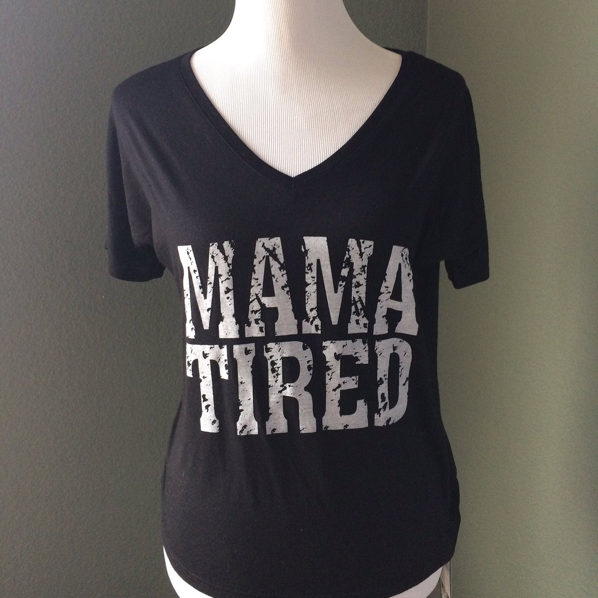 BIP_Boutique's tweet photo. It's in! On our website now! #graphictee, #graphictshirt, #mamatired, #becauseimpretty, #mamaistired https://t.co/4UWRE2GHJW