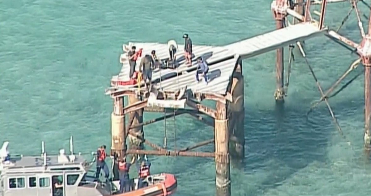 Cuban migrants come down off Florida Keys lighthouse after standoff with Coast Guard bit.ly/1VegSB0?utm_me… https://t.co/50ezQorSJD