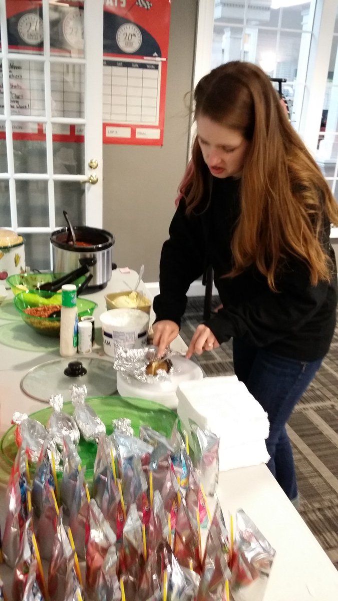 1540_Place's tweet photo. Brooklynne is working to get her Spud open! We're in the office waiting on YOU! #UnleashTheBeast #SpudBar https://t.co/WFp0j3vSfy